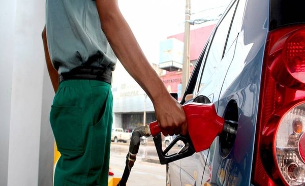 HOY / Admiten que hay condiciones para bajar precio de combustible