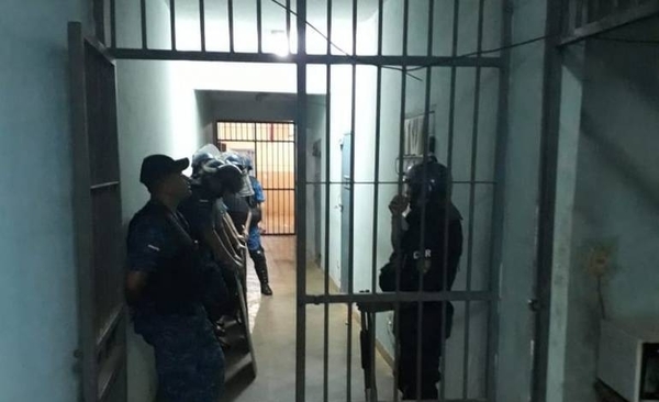 HOY / Emergencia Penitenciaria: ley duerme en el Ejecutivo y espera promulgación