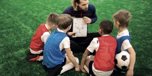 Fluminense abre escuelas de fútbol en Luque