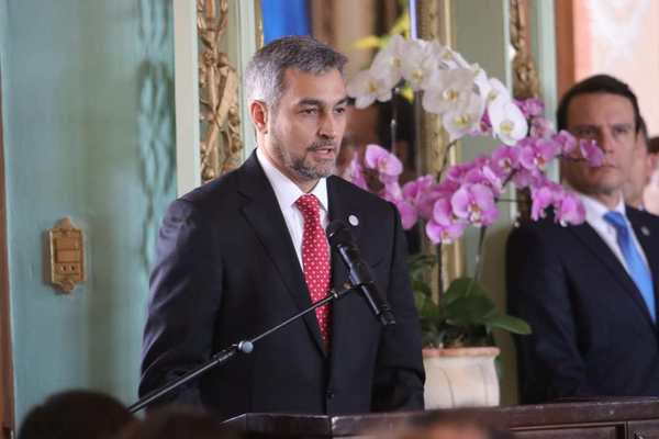 Abdo dice que “empoderamiento de las mujeres es una de las prioridades” de su gobierno - ADN Paraguayo