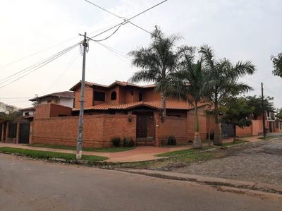 La lujosa casa donde Cucho quería cumplir prisión domiciliaria - Nacionales - ABC Color