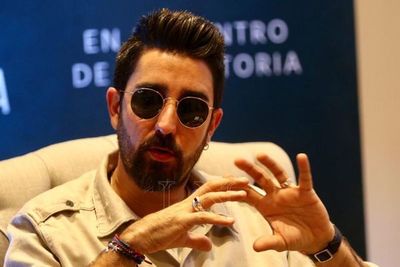 Alex Ubago ya prepara acordes en Asunción