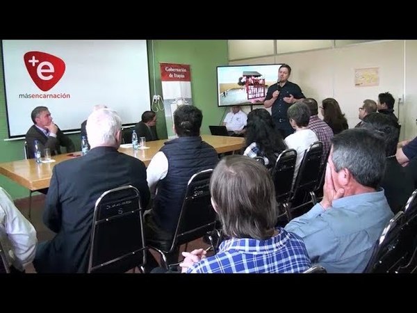 GOBERNACIÓN ENTREGA APORTES A INSTITUCIONES Y ORGANIZACIONES DE ITAPÚA