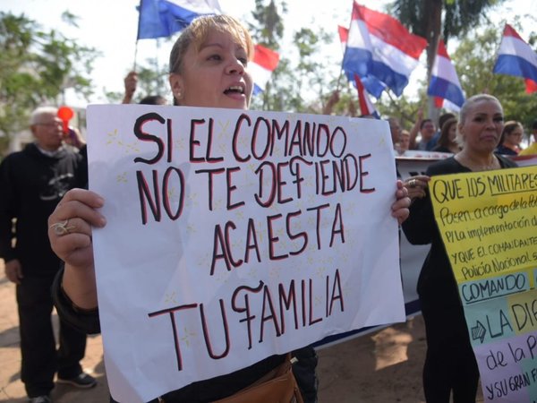 Familiares de policías no quieren que FFAA se involucren en seguridad interna