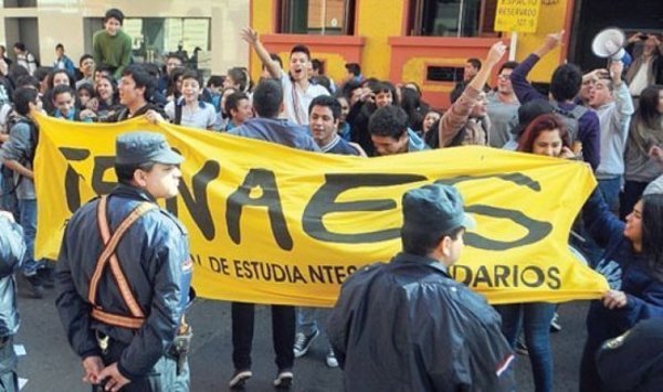 Estudiantes amenazan con ir a paro nacional - ADN Paraguayo
