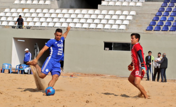 HOY / Selección playera prueba la pista del nuevo estadio
