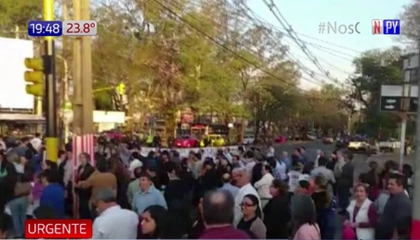 Docentes de la UNA acuerdan con Hacienda y levantan paro académico | Noticias Paraguay
