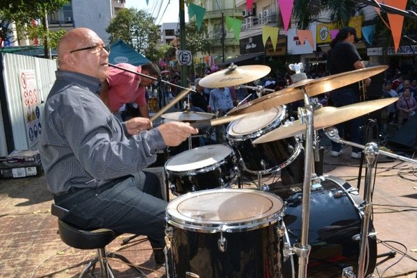 Palma se viste de colores este sábado apra recibir a septiembre - ADN Paraguayo