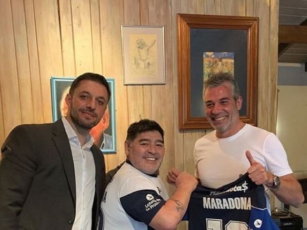 Menotti está "feliz" de que Maradona sea el nuevo entrenador de Gimnasia