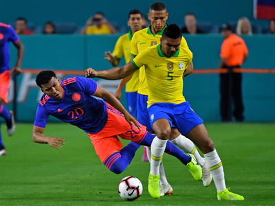Neymar reaparece y salva el invicto de Brasil