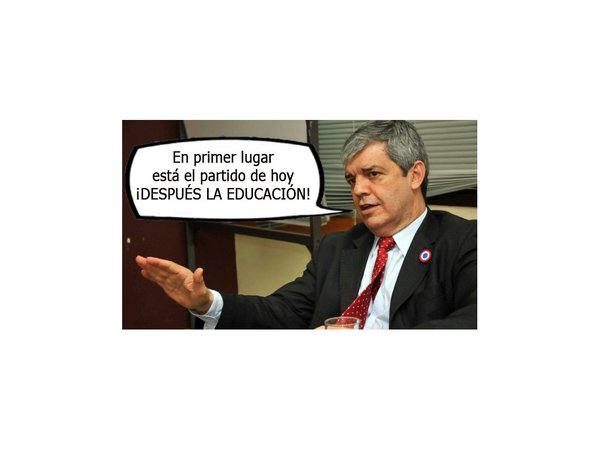 Tratan de "vende humo" a ministro Riera