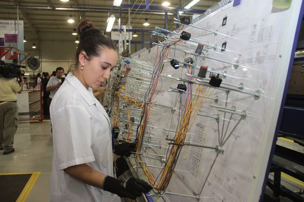 Inconvenientes en países vecinos hacen que empresas vengan al país