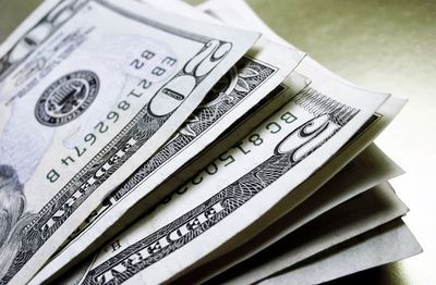 El dólar local sube pese a expectativa