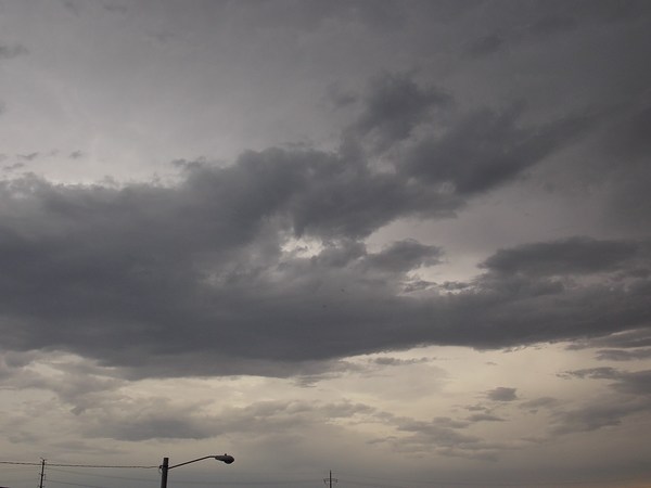 FIN DE SEMANA CALIDO A CALUROSO CON LLUVIAS DISPERSAS