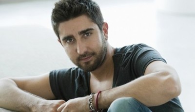 Hoy canta Alex Ubago