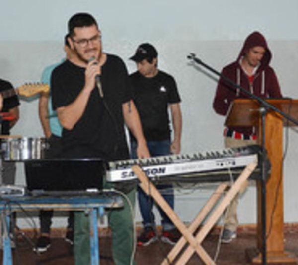 Grupo de cumbia de Tacumbú grabará un disco - Paraguay.com