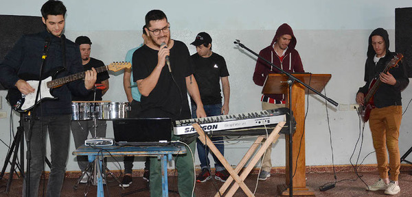 Grupo de cumbia de Tacumbú grabará un disco | Noticias Paraguay