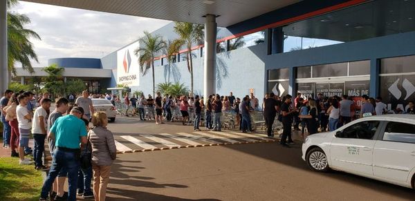 Miles de compradores "invaden” los comercios de Pedro Juan Caballero - Nacionales - ABC Color