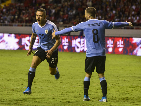 Agónica victoria de Uruguay sobre Costa Rica