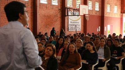 Capacitan a docentes en prevención del suicidio » Ñanduti