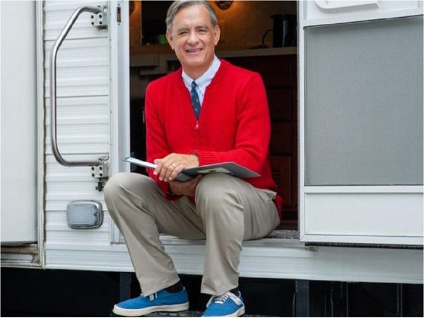 Tom Hanks se convierte en el ícono televisivo estadounidense Fred Rogers
