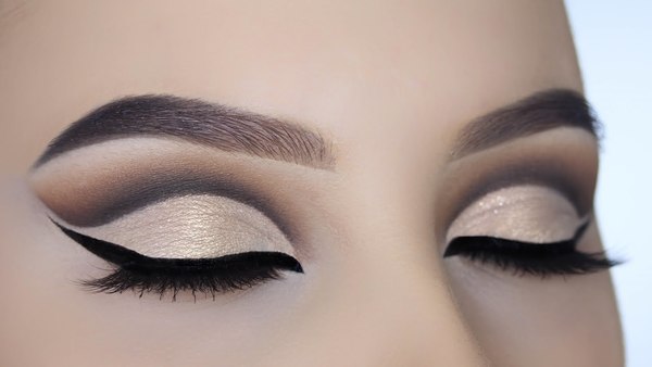 "Cut crease": conocé la técnica de maquillaje de ojos que se usa ahora