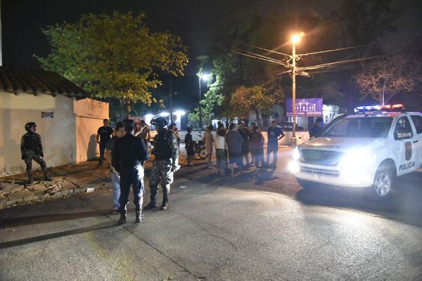 Motochorros hieren a un joven durante un asalto en Asunción - Nacionales - ABC Color