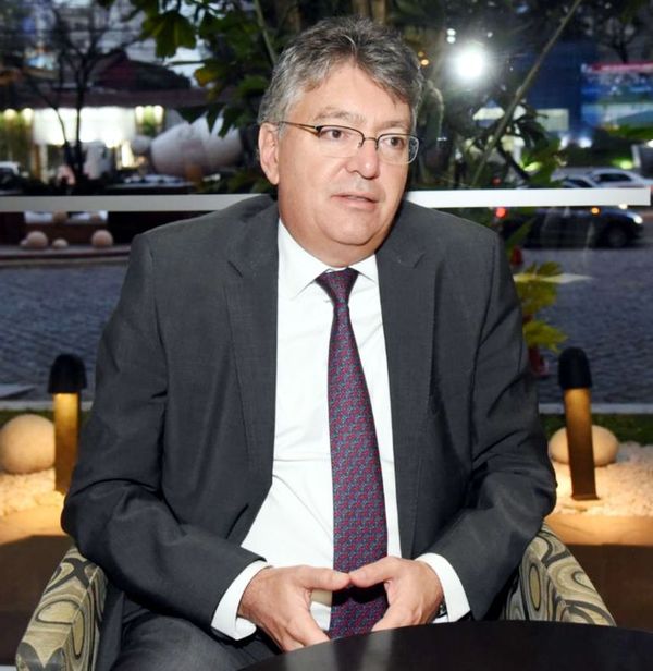 Exministro colombiano recomienda una reforma en  sistema previsional - Economía - ABC Color