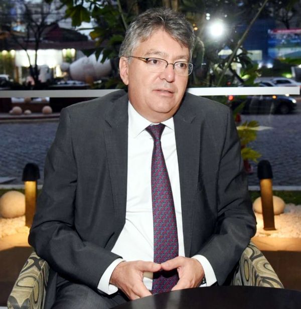 Exministro colombiano recomienda una reforma en sistema previsional - Economía - ABC Color