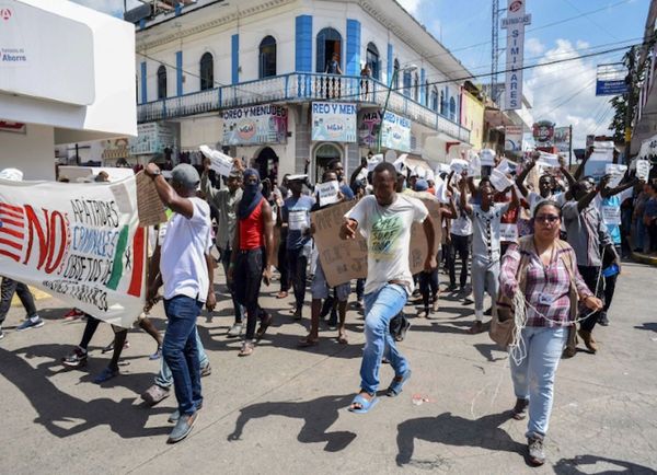 México reduce a la mitad flujo migratorio