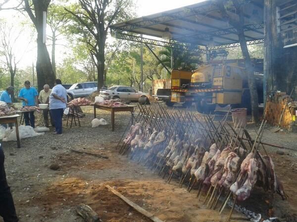 Bomberos invitan a su tradicional asado a la estaca en Sajonia - Nacionales - ABC Color