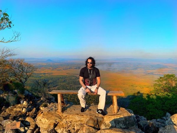 Ahora Mario Cimarro Visitó El Cerro Acahay