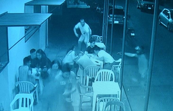 HOY / Noche de terror en Asunción: ni comer tranquilos se puede de los motochorros