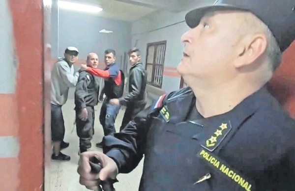 Miembros del PCC señorean en las cárceles, pero para Abdo están “incómodos” - ADN Paraguayo