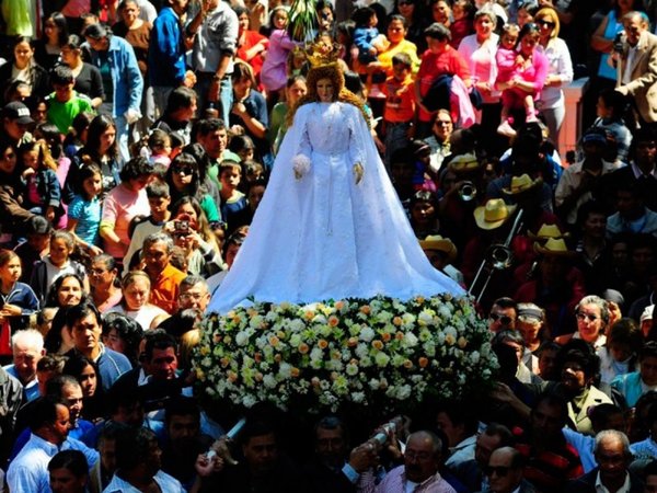 Católicos celebran este domingo natividad de la Virgen María