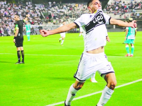 La casaca del debut de Erik será encuadrada