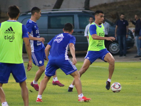 Paraguay intensifica sus preparativos para el juego con Jordania