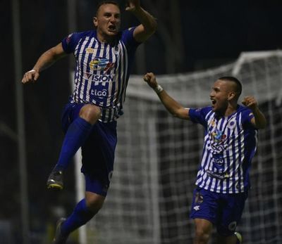 Duelo sin cuartel en la cima - Fútbol - ABC Color