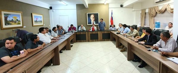 Se reúnen para destrabar protesta contra Aduana