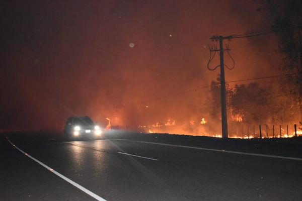 Ypacaraí: Piden evitar tránsito por ruta 2 debido a quema de pastizales - Nacionales - ABC Color