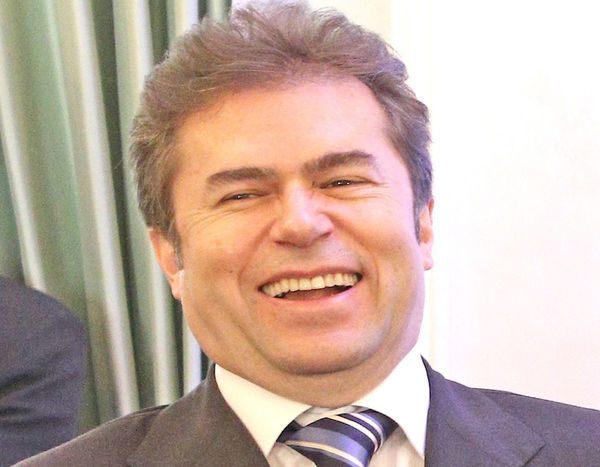 Castiglioni premió con maestrías a selecto grupo de funcionarios