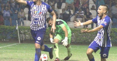 Sobre la hora, “12” derrotó a Iteño y recuperó la punta