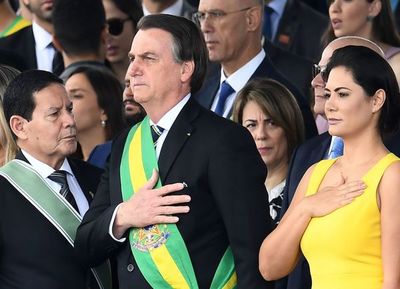Presidente Bolsonaro fue operado con “éxito” ayer