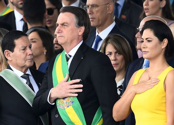 Presidente Bolsonaro fue operado con “éxito” ayer
