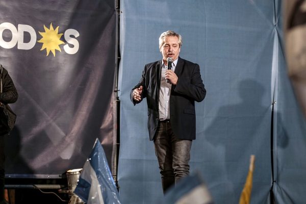 Fernández asegura que honrará deudas