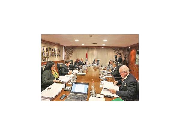 Corte nombra como interina de RRHH a funcionaria multada