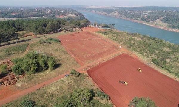 Avanzan trabajos de terraplenado en la cabecera del Puente de la Integración para instalación de la base operativa