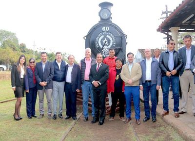 Avanza proyecto para reactivar el tren del lago en Ypacaraí