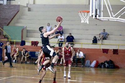 Sobresale duelo de líderes
