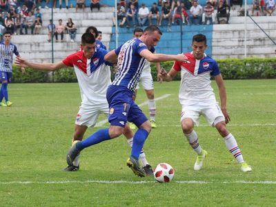 12 de Octubre volvió a la punta